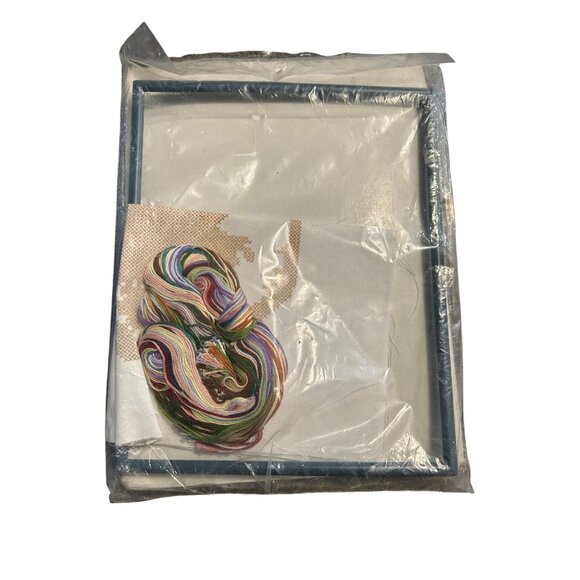 Garden Stamped Cross Stitch Kit Pansy Bouquet 20393 6" X 10" crafting - Picture 2 of 2